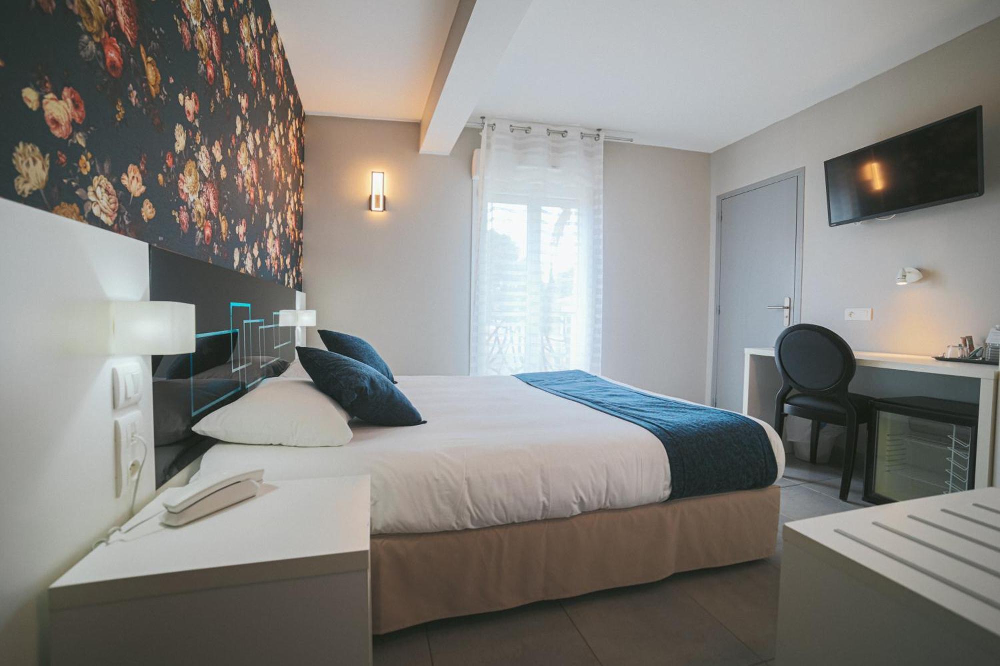 Holidays & Work Hotel