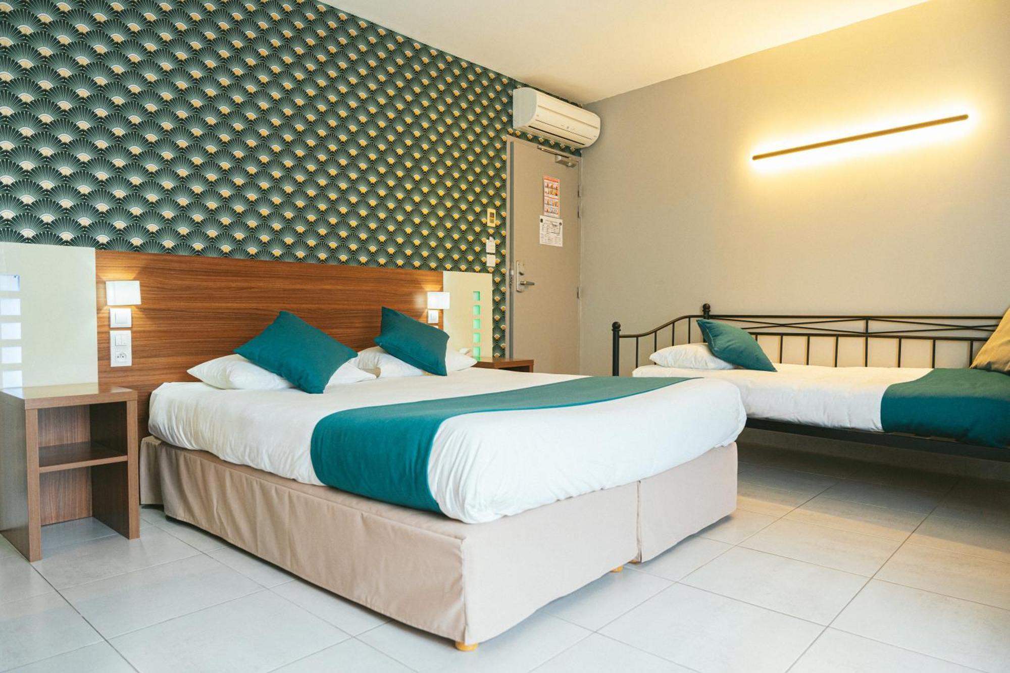 Holidays & Work Hotel