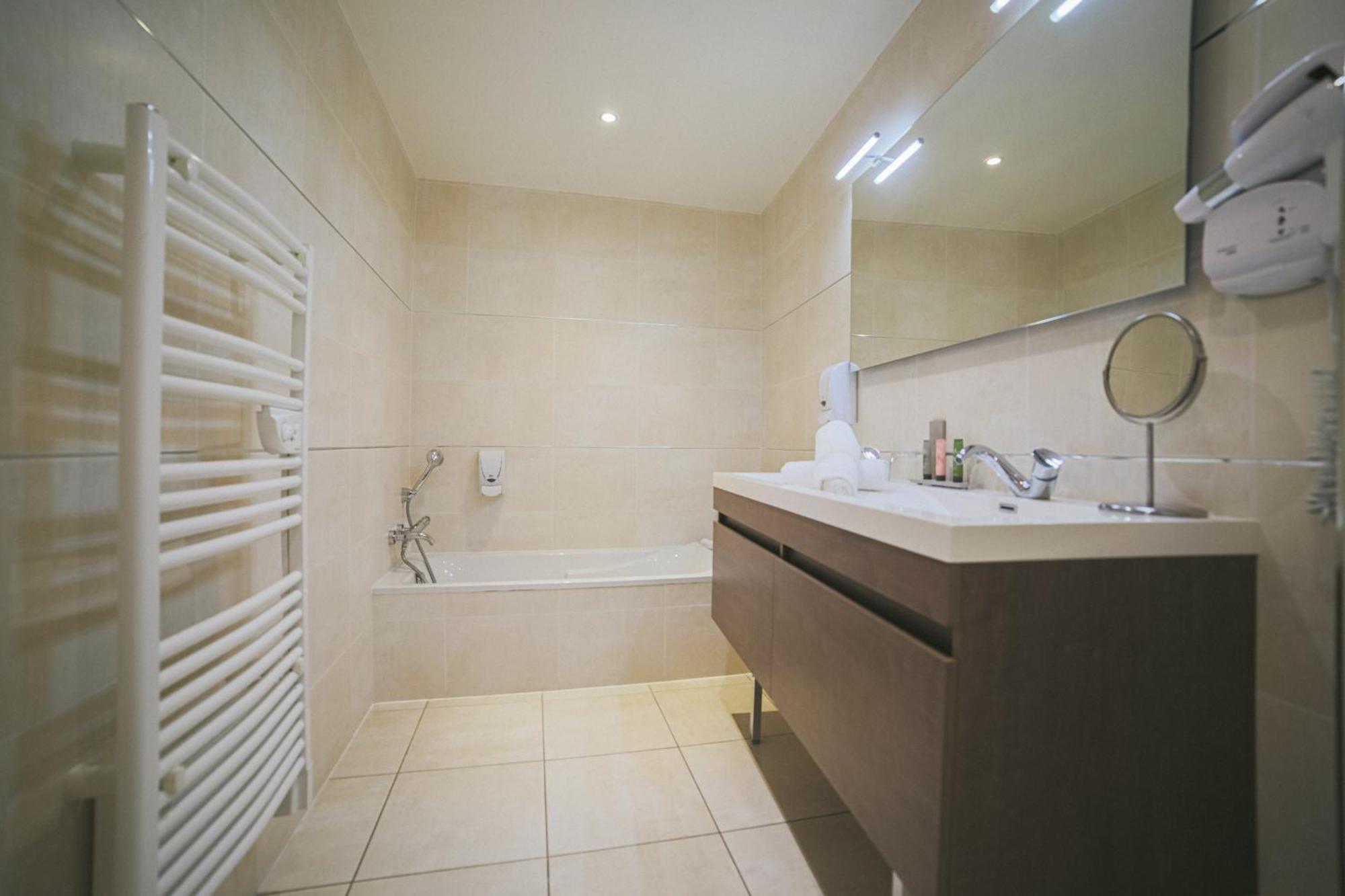 Holidays & Work Hotel