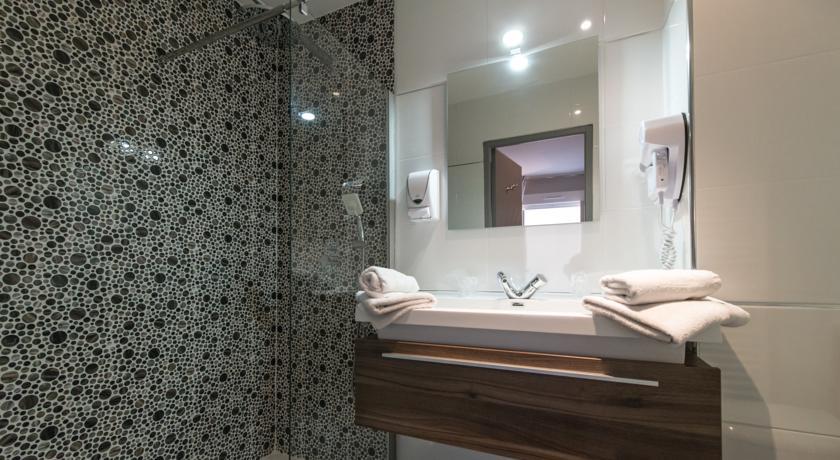Hotel Holidays & Work Hotel