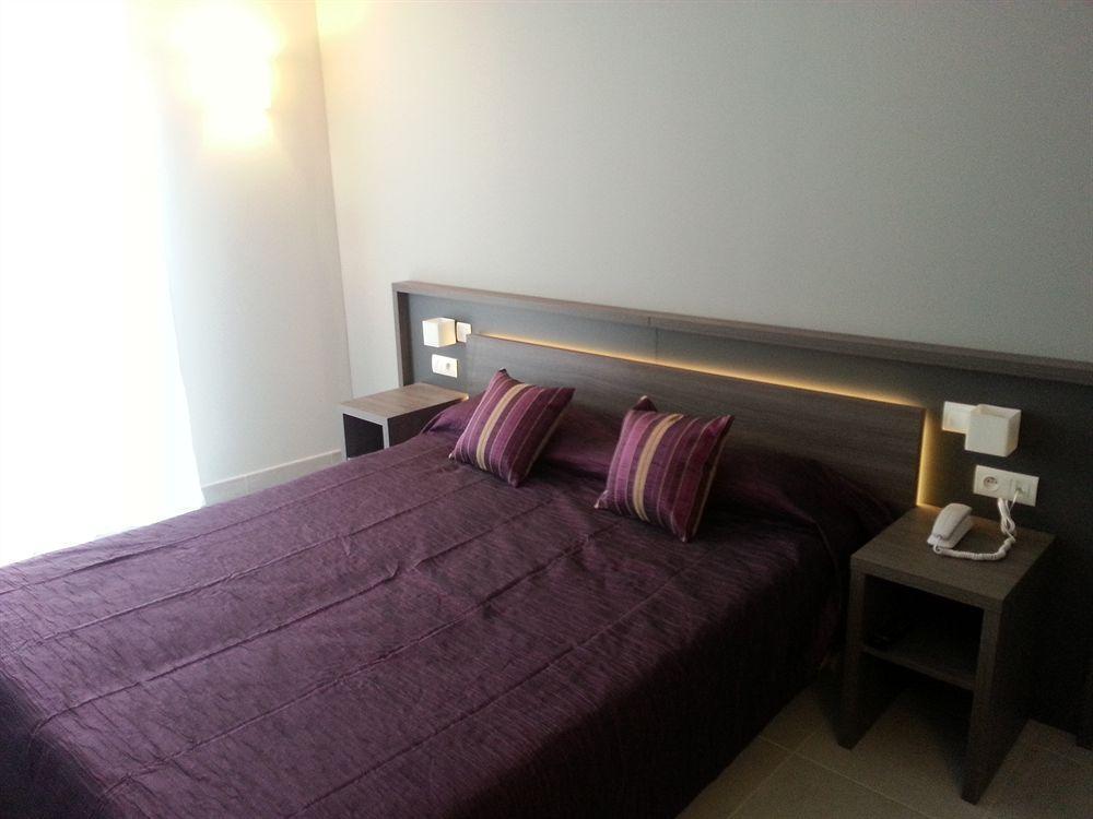 Hotel Holidays & Work Hotel 3*