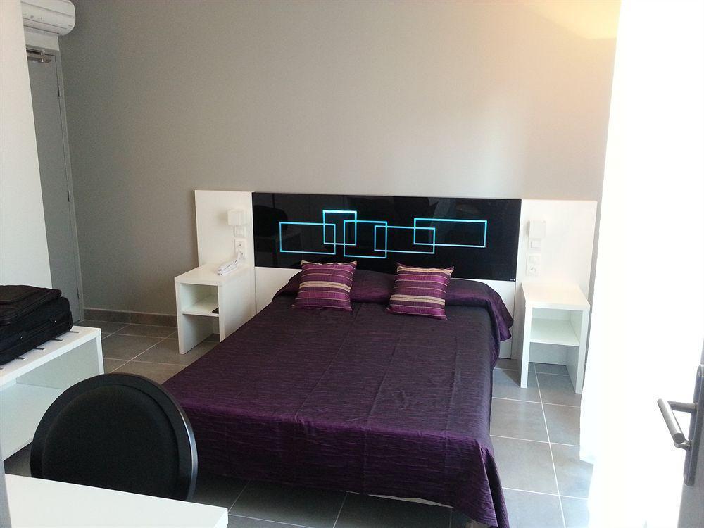 Holidays & Work Hotel 3*