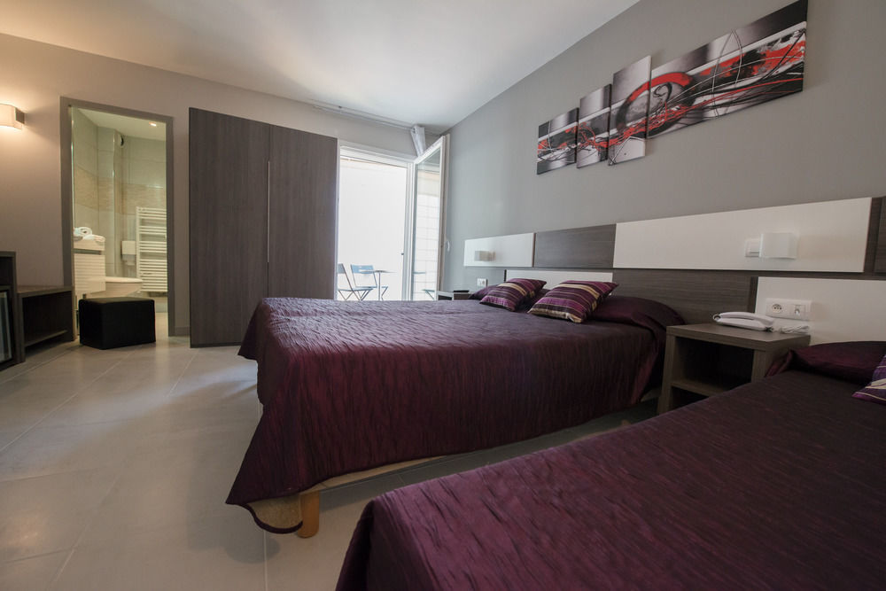 Holidays & Work Hotel