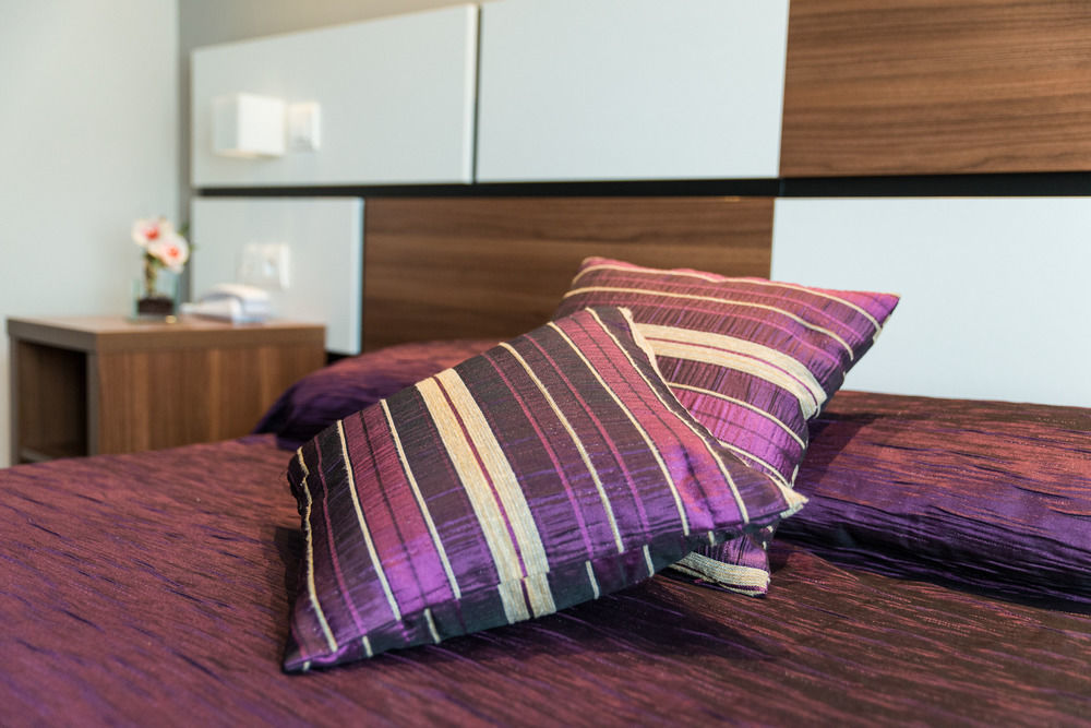 Hotel Holidays & Work Hotel 3*