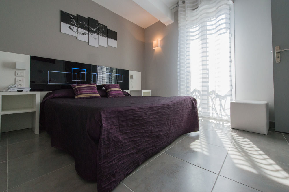 Hotel Holidays & Work Hotel Sanary-sur-Mer