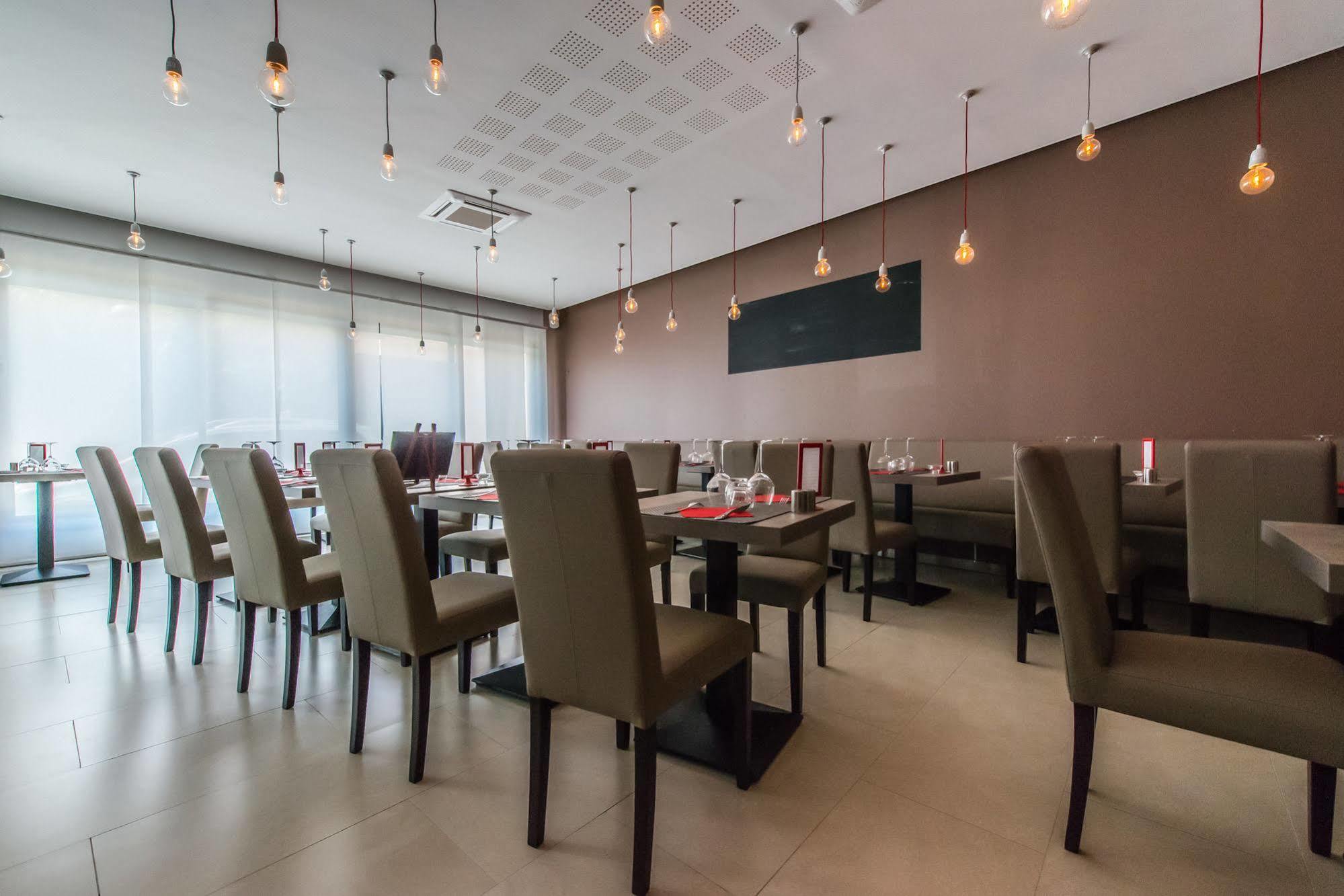 Hotel Holidays & Work Hotel Sanary-sur-Mer