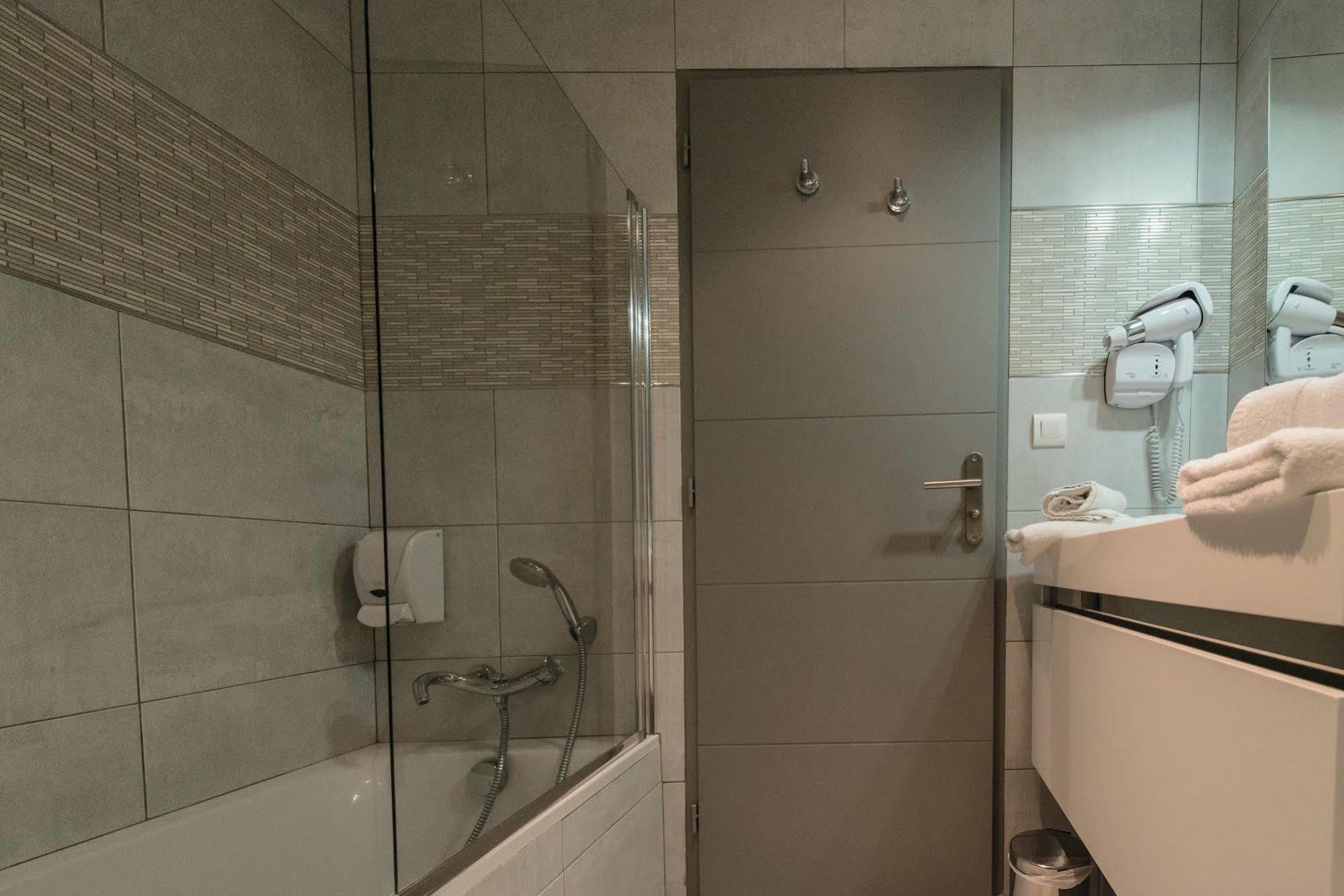 Hotel Holidays & Work Hotel