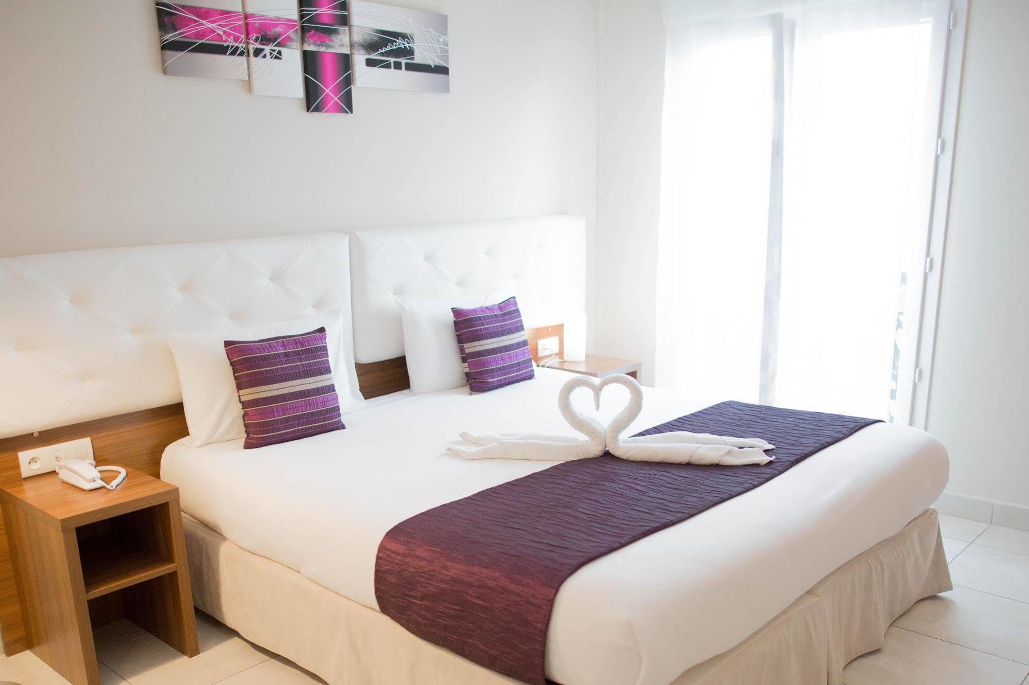Holidays & Work Hotel Sanary-sur-Mer